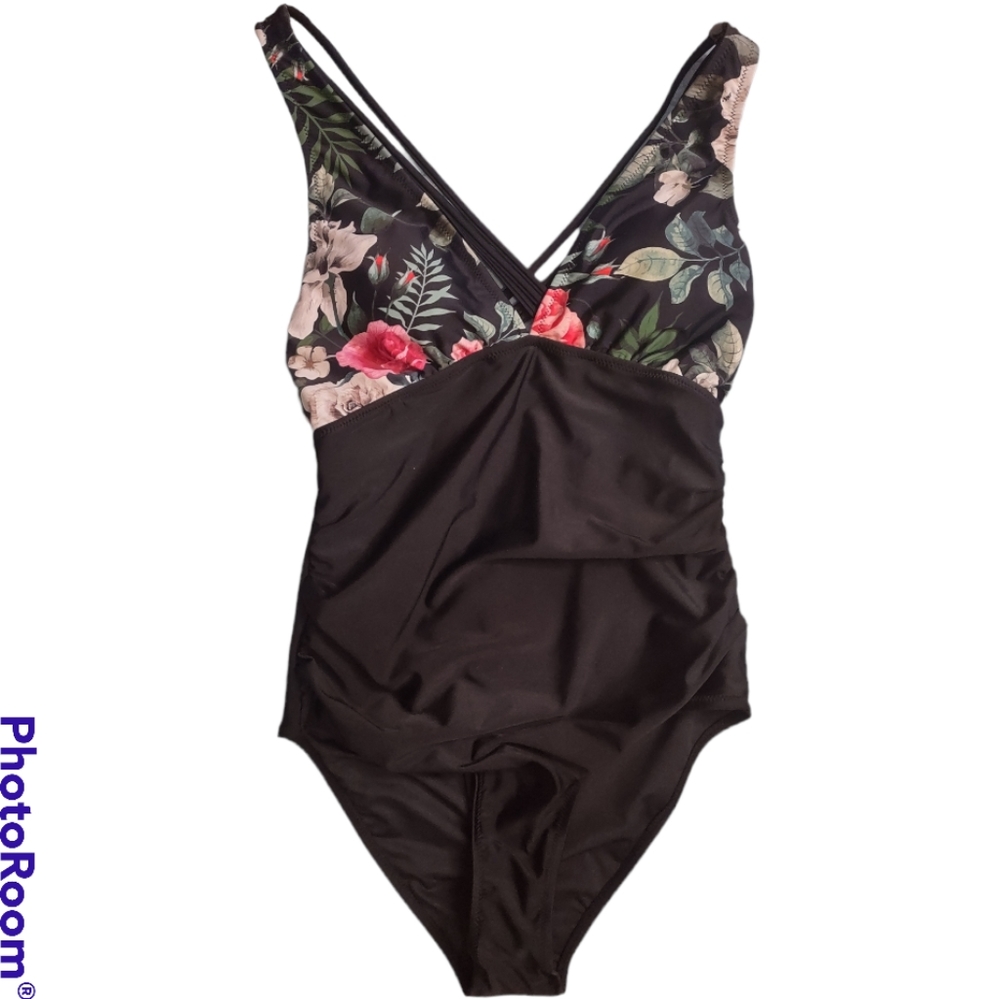 NWT  Floral Cupshe One-piece Swimsuit Size Medium